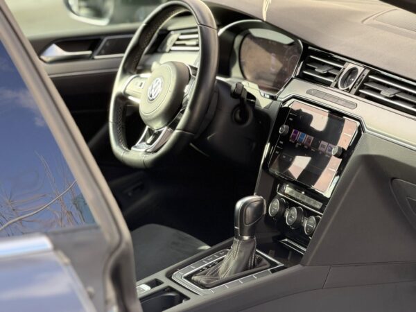 Volkswagen / Arteon 1.5 TSI ACT R-Line