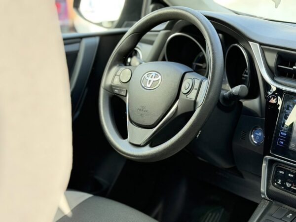 Toyota Auris 1.8 Hybrid Cool