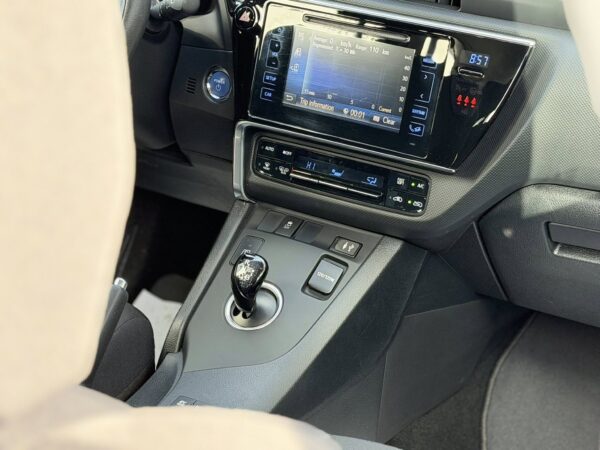 Toyota Auris 1.8 Hybrid Cool