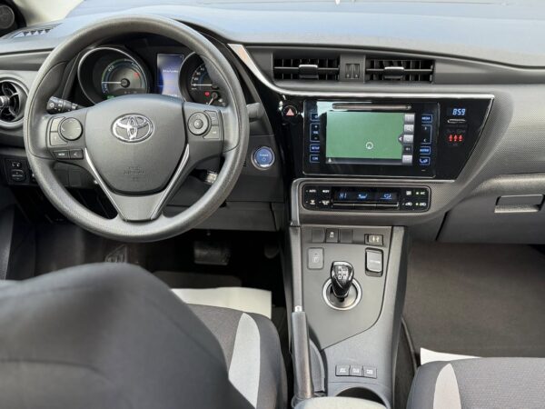 Toyota Auris 1.8 Hybrid Cool