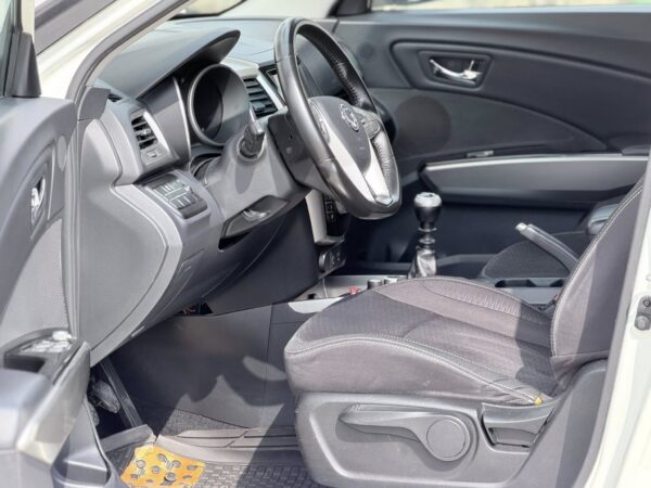 Ssangyong Tivoli 1.6 Turbodiesel Be Visual 4x2