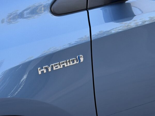 Toyota Auris 1.8 Hybrid Design Edition
