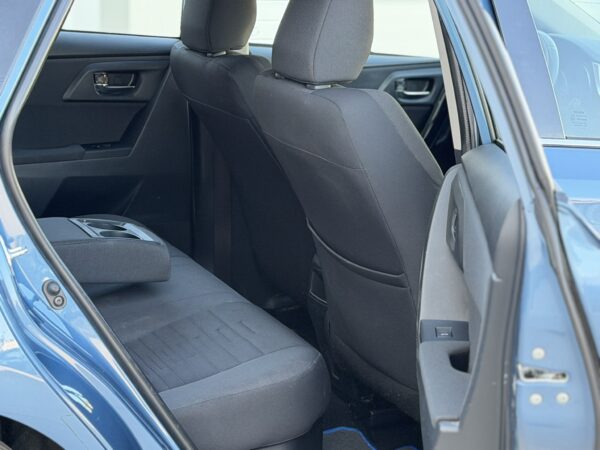 Toyota Auris 1.8 Hybrid Design Edition