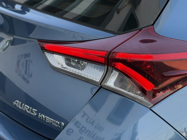 Toyota Auris 1.8 Hybrid Design Edition