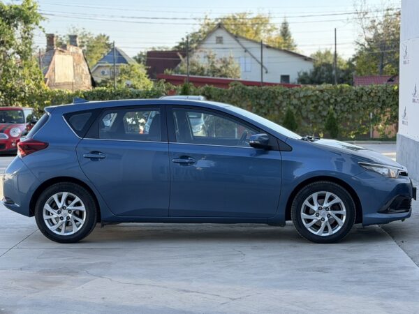 Toyota Auris 1.8 Hybrid Design Edition