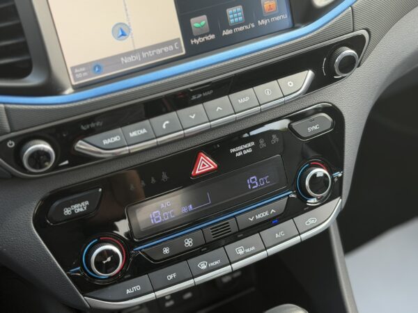 Hyundai IONIQ Hybrid