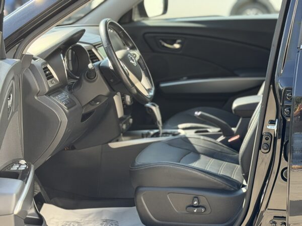 SsangYong Tivoli second hand 2016 negru – foto 23