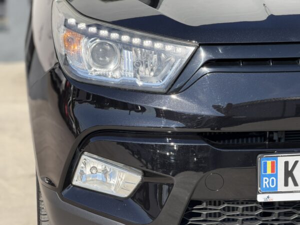 SsangYong Tivoli second hand 2016 negru – foto 12
