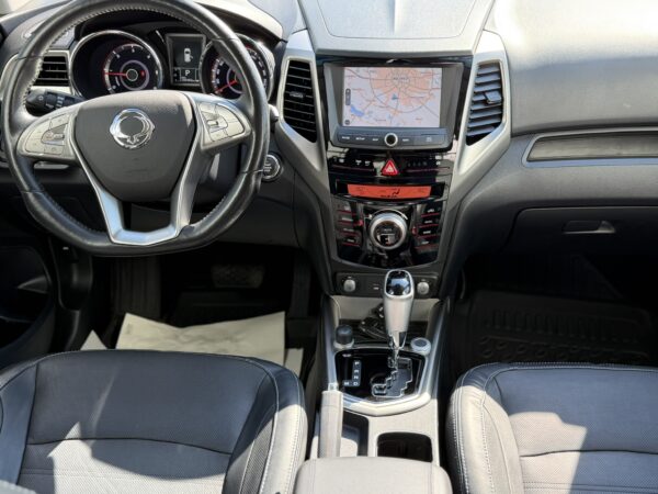 SsangYong Tivoli second hand 2016 negru – foto 17