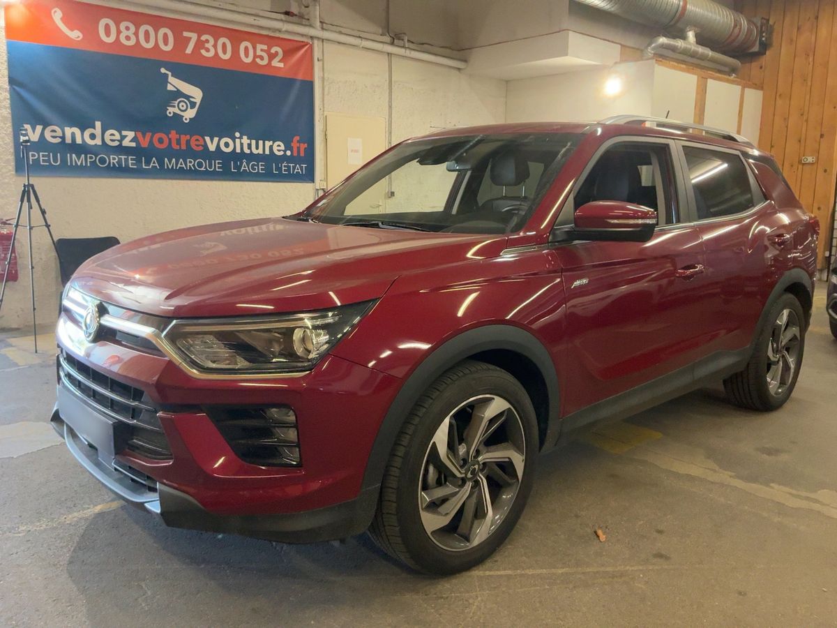 SsangYong Korando 2020 roșu, vedere față-stânga