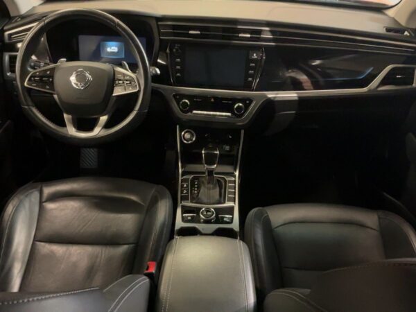 SsangYong Korando 2020 interior, bord și scaune din piele